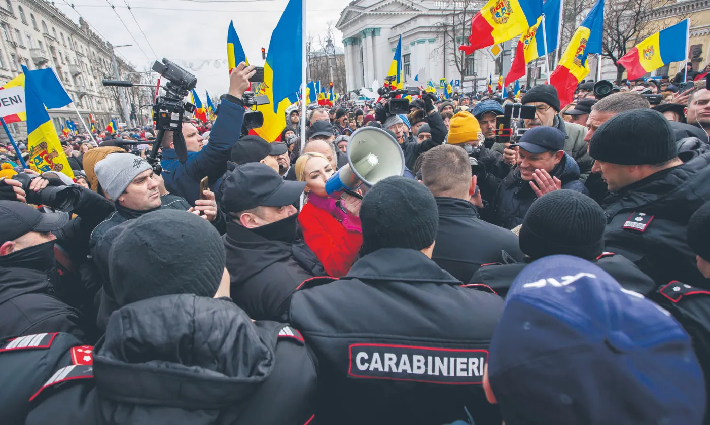 Rosja straszy bombą i rewolucją