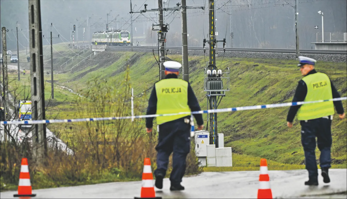 Sabotaż na torach do Lublina. Ekspert wyjaśnia, dlaczego pociągi przejechały po wyrwie i się nie wykoleiły