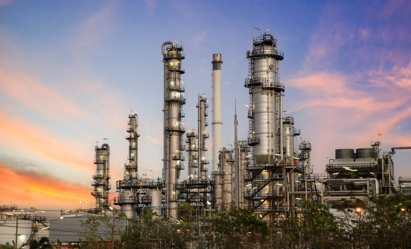 Iran uderza w infrastrukturę energetyczną. Ropa drożeje o ponad 40 proc.