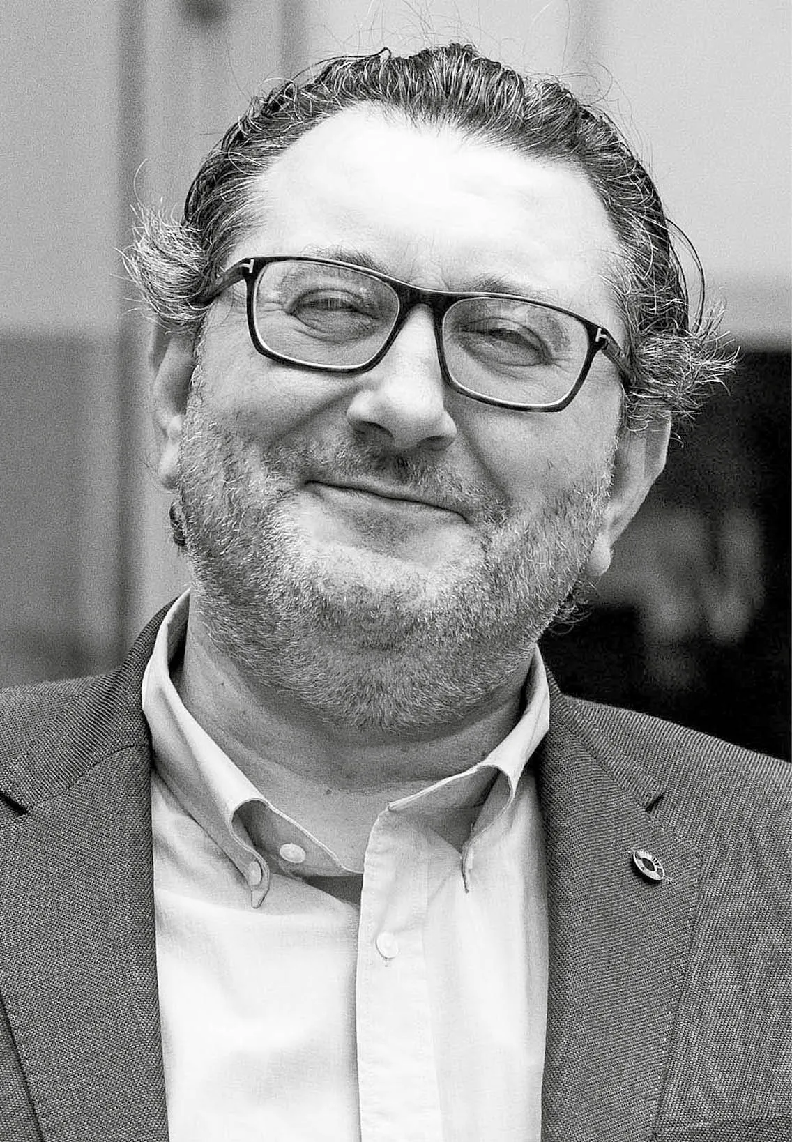 Mikołaj Cześnik, socjolog i politolog, profesor nauk społecznych. Dyrektor Instytutu Nauk Społecznych Uniwersytetu SWPS. Zajmuje się badaniami opinii społecznej i wyborów politycznych