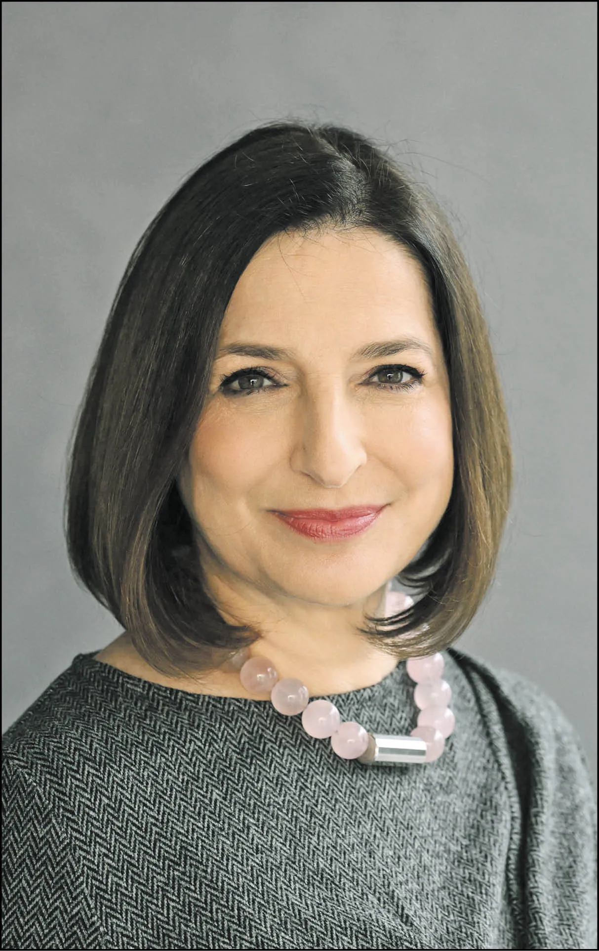 Zsuzsanna Szelényi dyrektorka Instytutu Demokracji na Uniwersytecie Środkowoeuropejskim. W pierwszych latach działalności Fideszu zasiadała w jego zarządzie i była posłanką. Z partii odeszła w 1994 r., kiedy Fidesz zmienił swoją orientację polityczną z liberalnej na konserwatywną