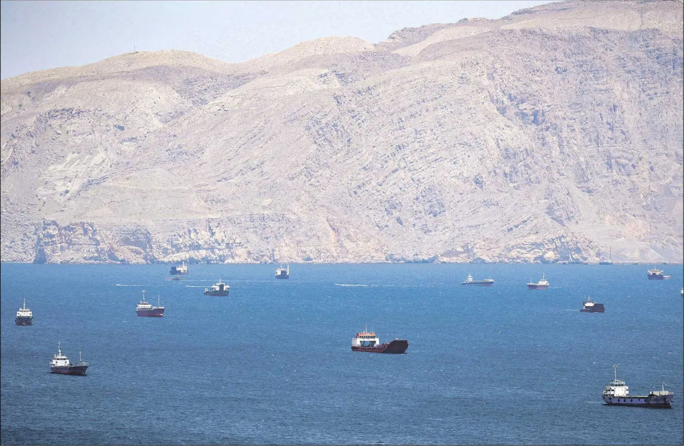 W pierwszym tygodniu blokady przez cieśninę Ormuz przepływały jeden–dwa irańskie tankowce dziennie wobec dwóch–trzech w poprzednich trzydziestu dniach