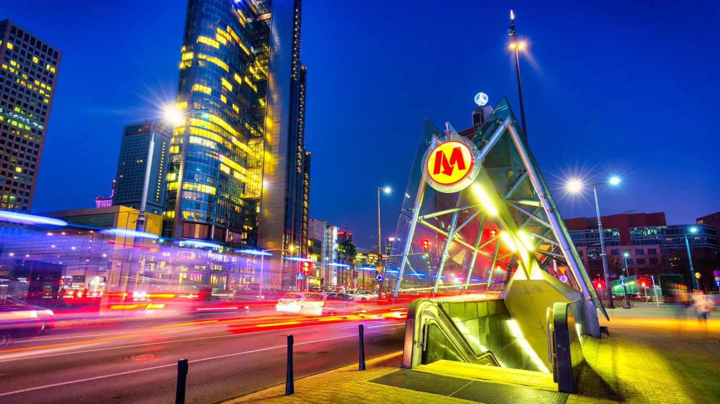 Warszawa metro ulica tunel