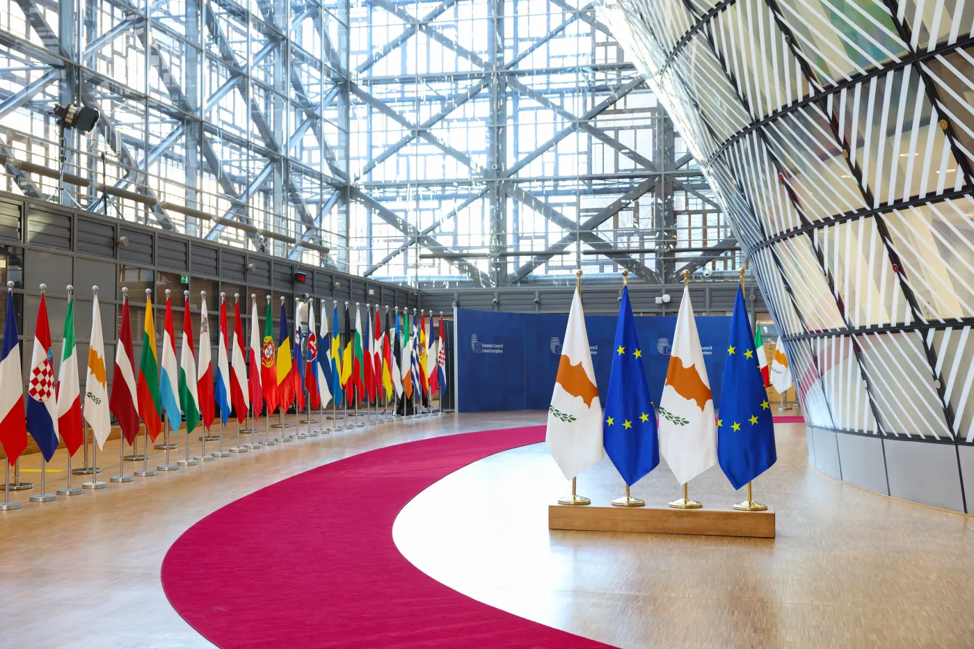 Udział UE w Pact Silica ma zabezpieczyć Wspólnotę przed szantażem gospodarczym ze strony Chin.