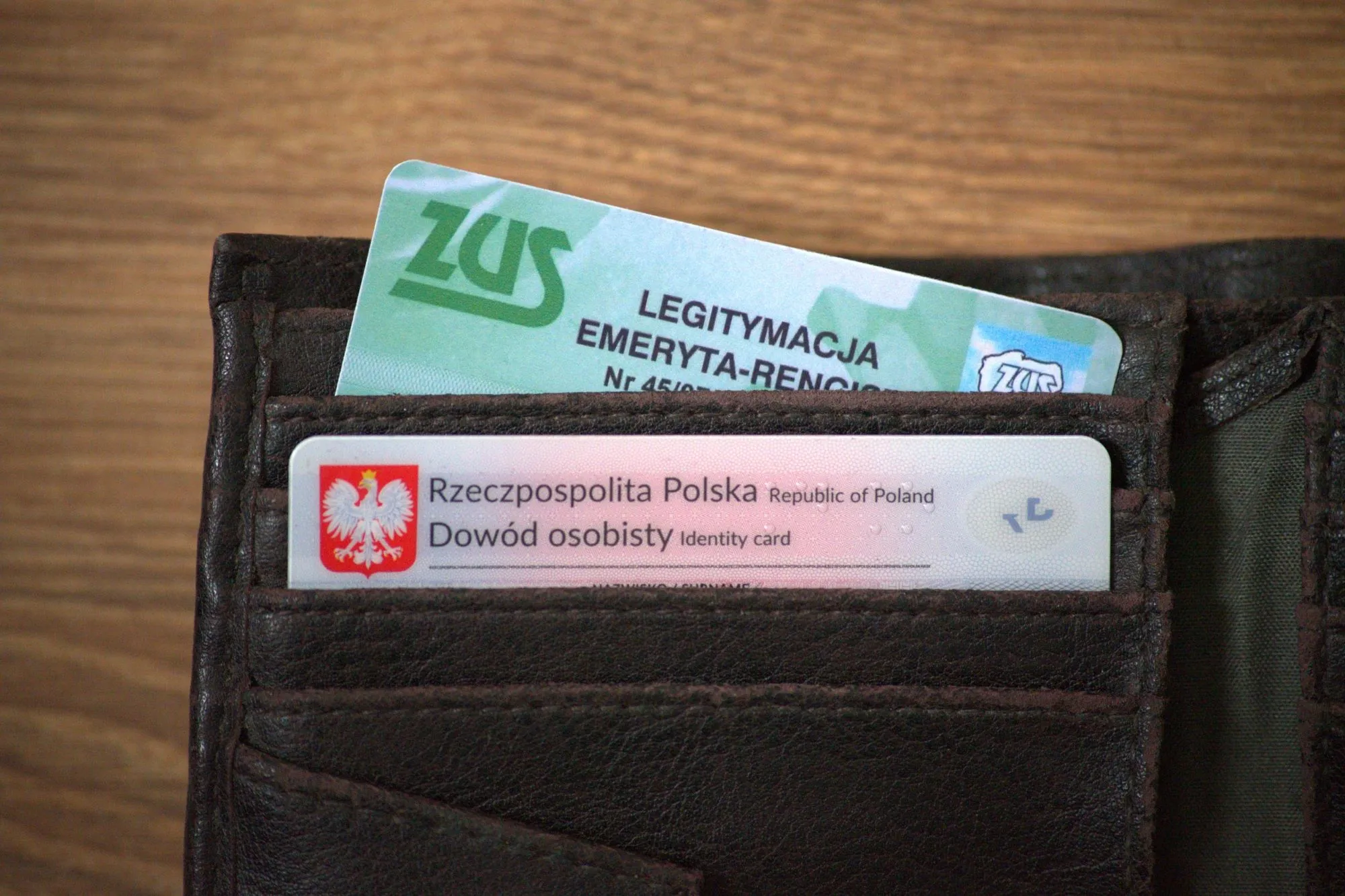Od lipca wchodzą wielkie zmiany w legitymacjach emeryta-rencisty. Seniorzy muszą o tym wiedzieć