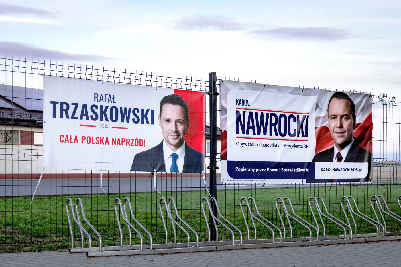 bilbordy wyborcze Rafała Trzaskowskiego i Karola Nawrockiego