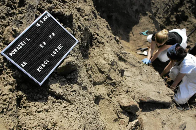 IPN odnalazł na Powązkach szczątki majora Zygmunta Szendzielarza "Łupaszki"