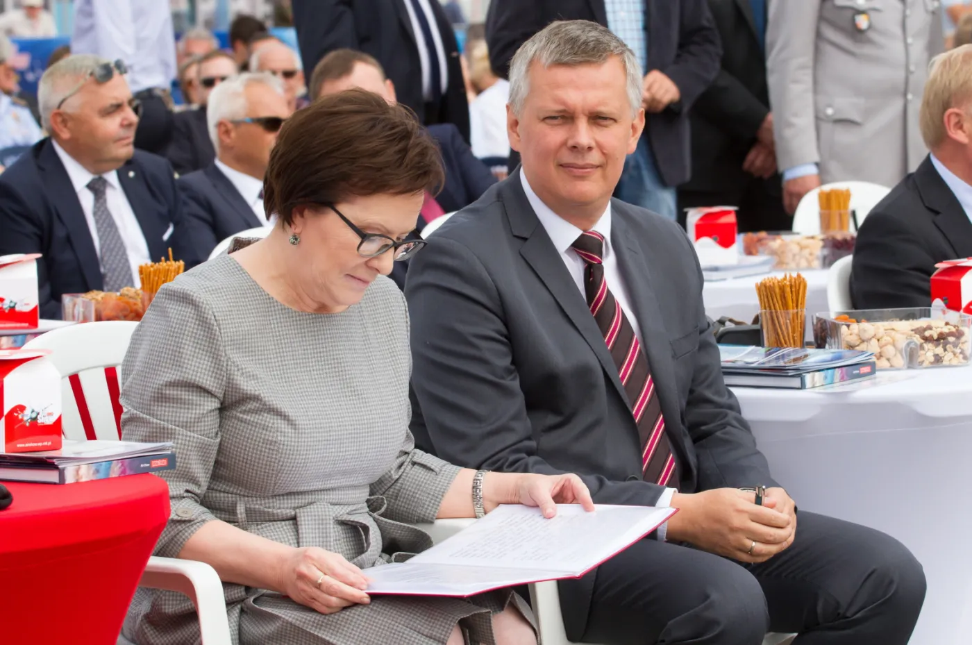 2281799-ewa-kopacz-i-tomasz-siemoniak-podczas.jpg