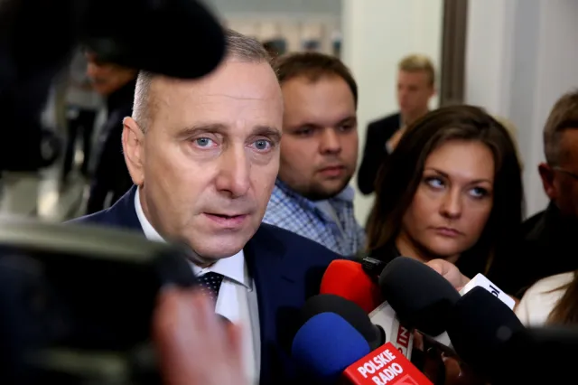 PiS szykuje podwyżki dla najważniejszych osób w państwie. Schetyna: To pokazuje wyborcze oszustwo