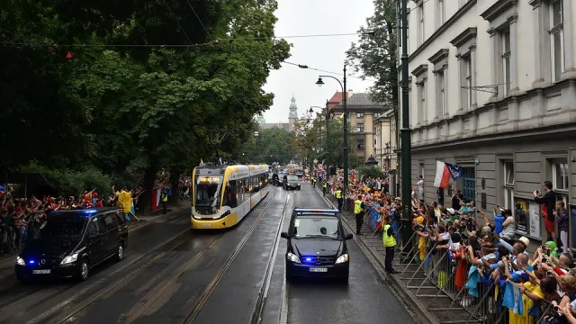 Tym tramwajem jeździł przedstawiciel Jezusa, czyli jak reklama wkracza na nowe tory