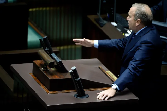 Schetyna: Polacy nie mogą mieć poczucia porażki po złej decyzji prezydenta Dudy