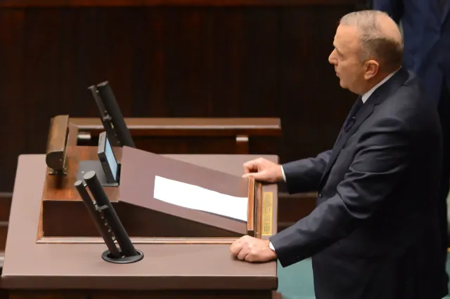 "Nienawiść, która odebrała ci życie, nie zniszczy tego, co zbudowałeś”. Sejm uczcił minutą ciszy pamięć Pawła Adamowicza