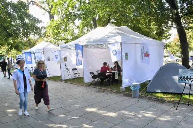 Strzał przerwał konferencję w Białym Miasteczku. Mężczyzna nie żyje