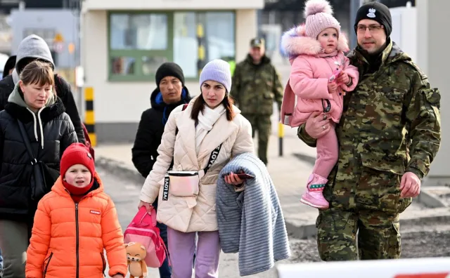 Соціальні пільги, медична допомога та доступ до ринку праці. Польський уряд приготував програму допомоги для українців