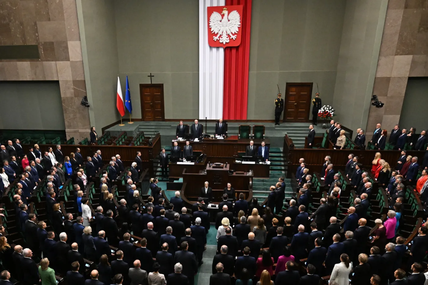"Tak mi dopomóż Bóg". Posłowie X kadencji Sejmu złożyli ślubowanie