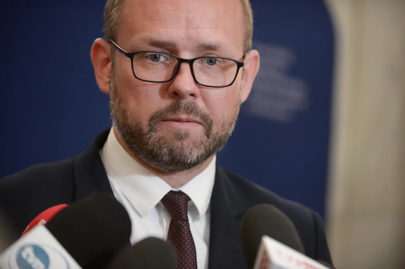 Przydacz: Ukraina odpycha ręce, które jej pomagają