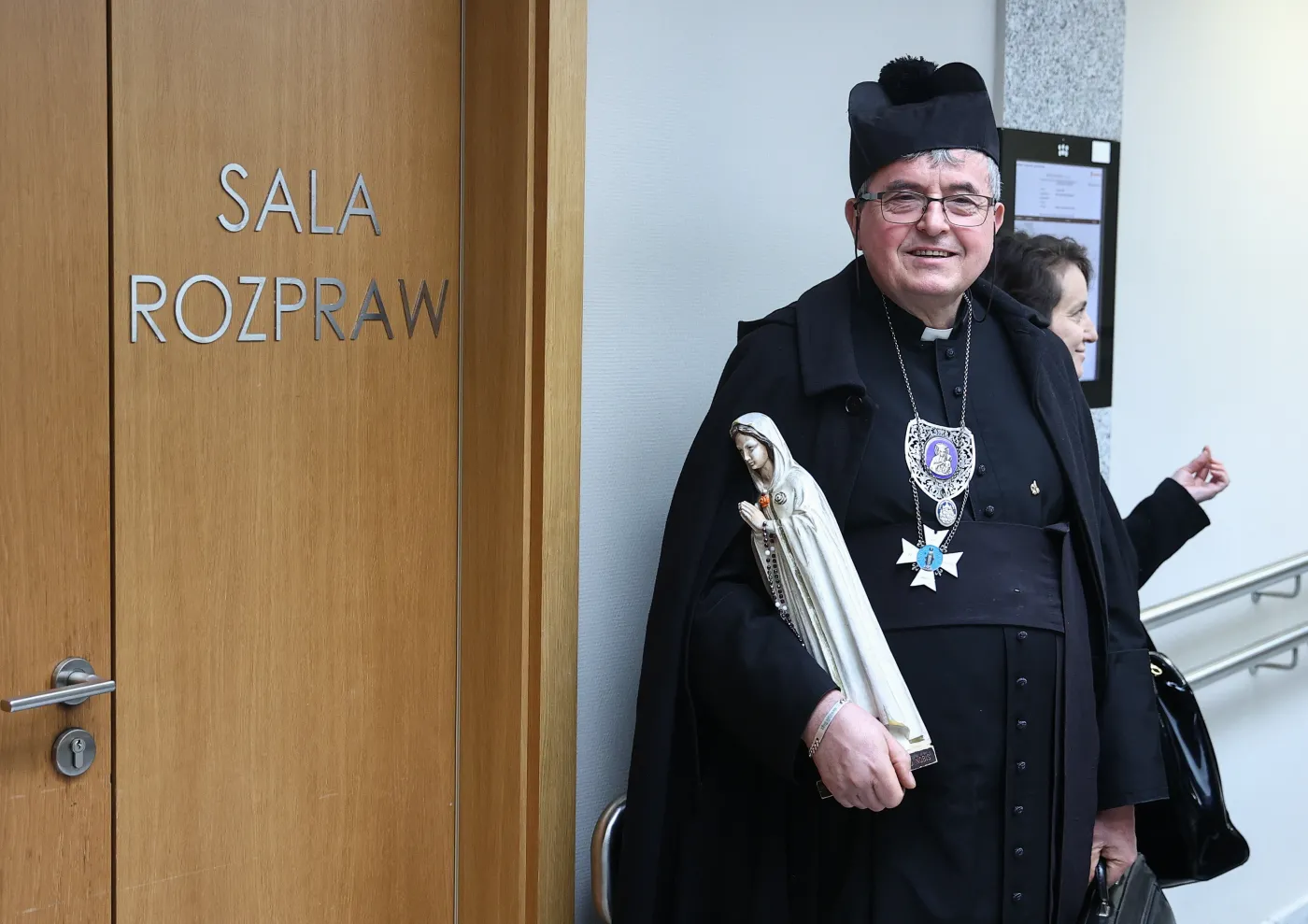 Sąd zmienił wyrok dla ks. Natanka za słowa o dzieciach z in vitro. Co orzekł?