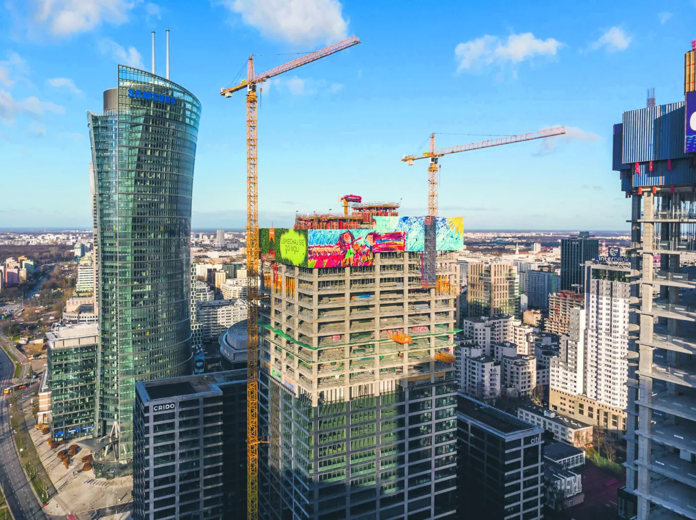 W kolejce po własne biuro