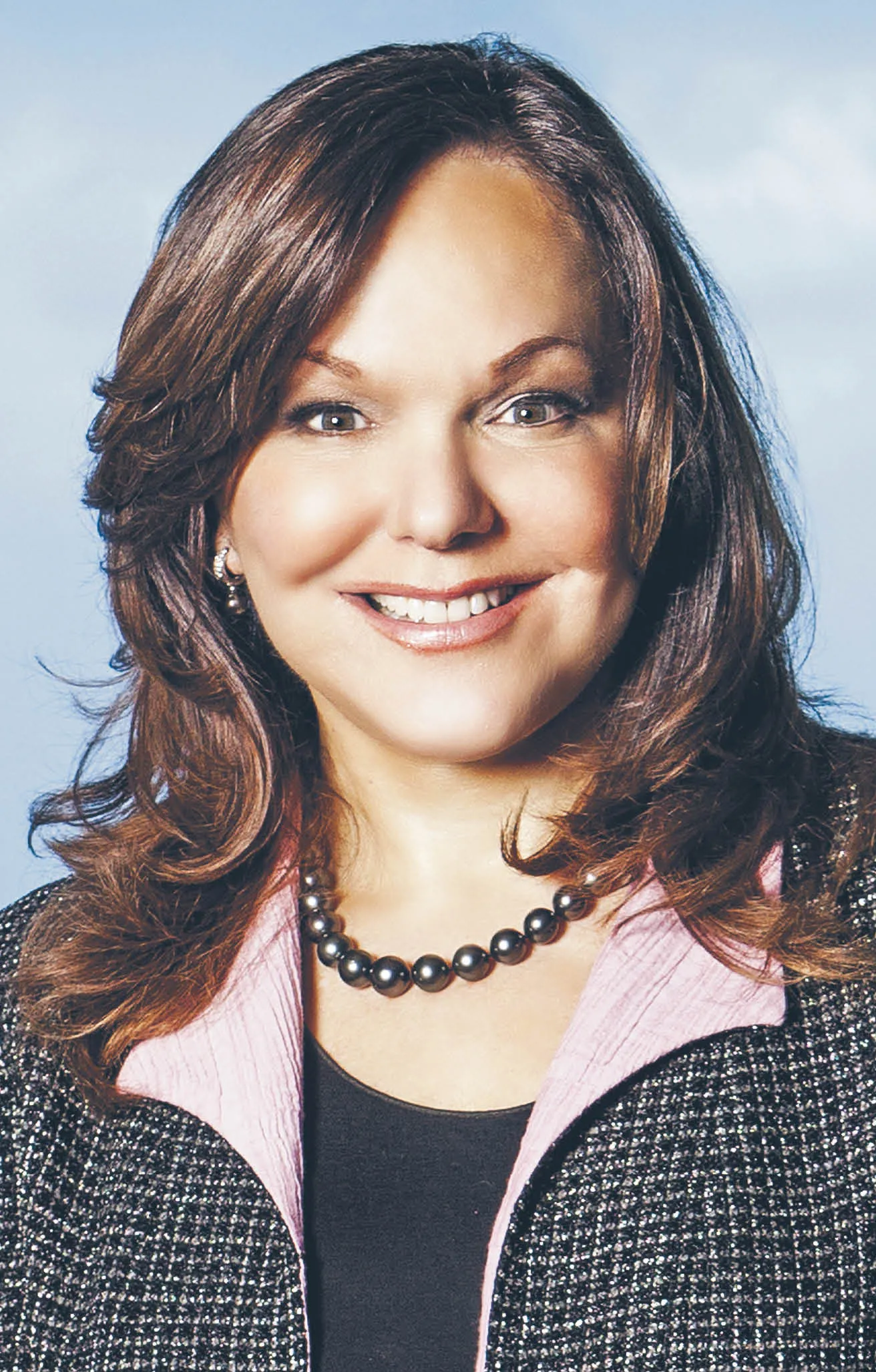 Władza nie może kłaść palca na wadze Temidy