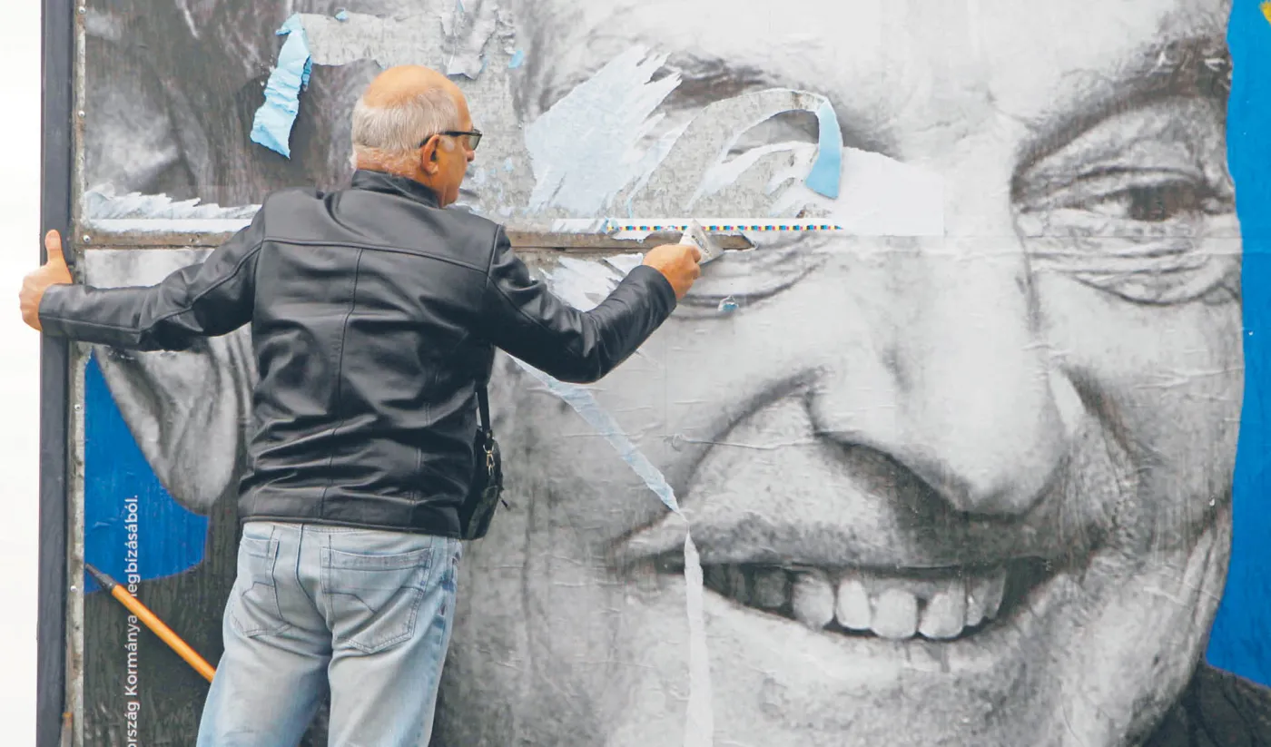 Orbán na wakacje dolewa oliwy do ognia