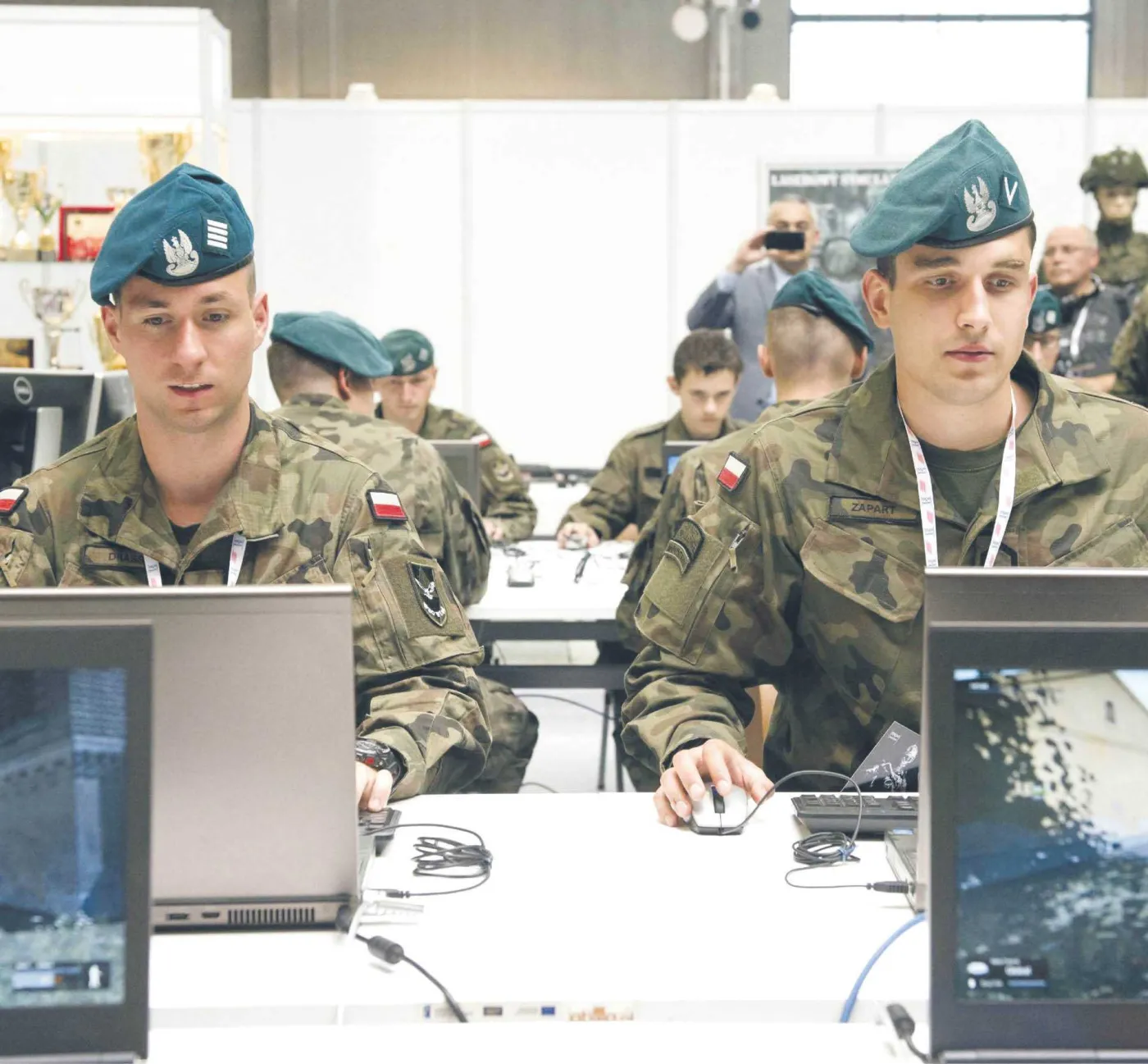 Cyberarmia działa, nie czekając na wojnę