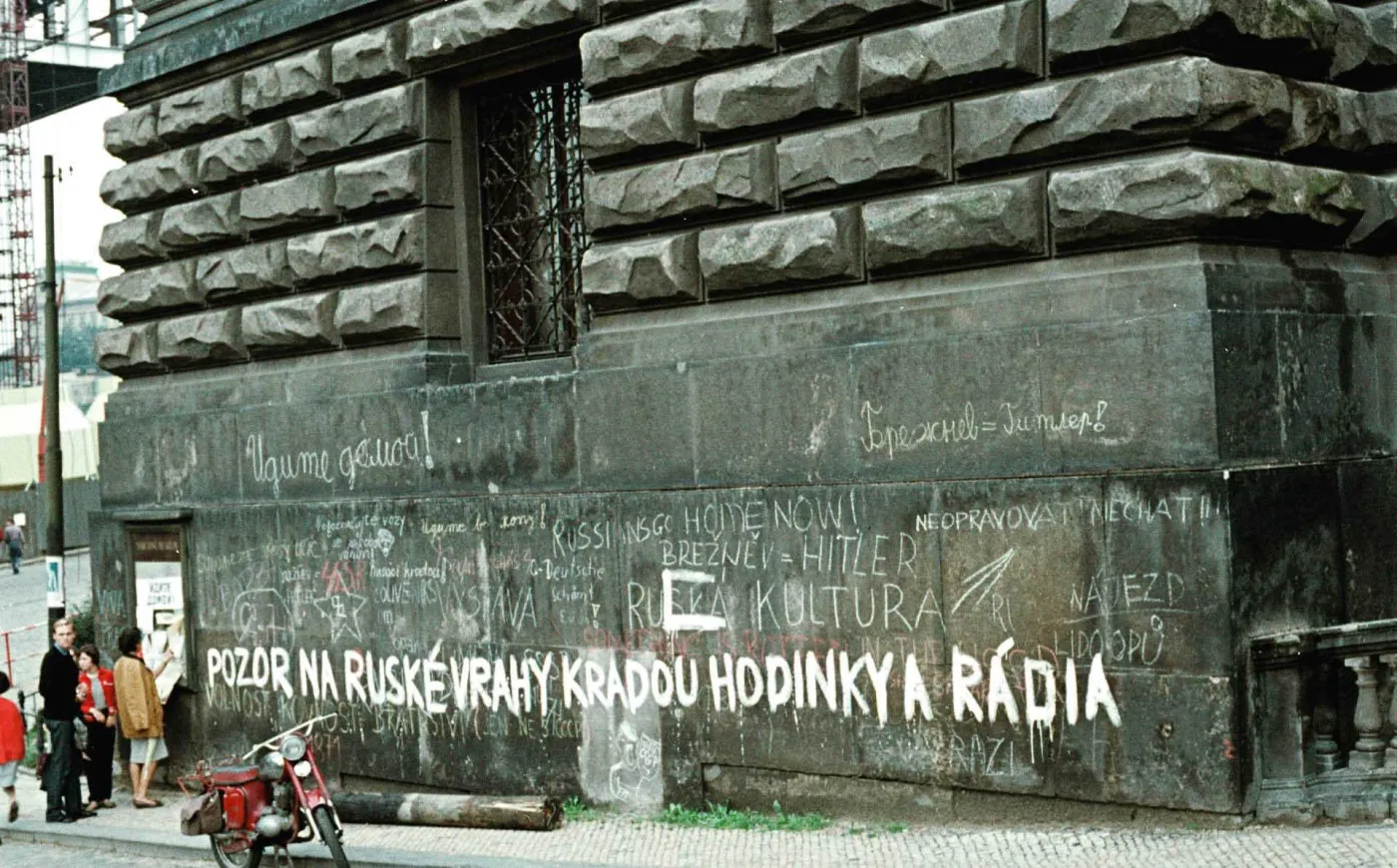 „Uważajcie na rosyjskich morderców, kradną zegarki i radia”. Praska Wiosna 1968 r.