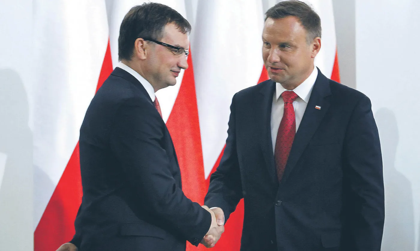 Wszystkie opcje na prezydenckim stole