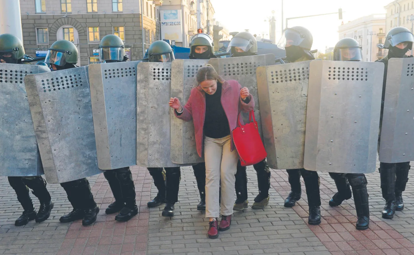 Ludzie na pomoc protestującym, czyli solidarność po białorusku