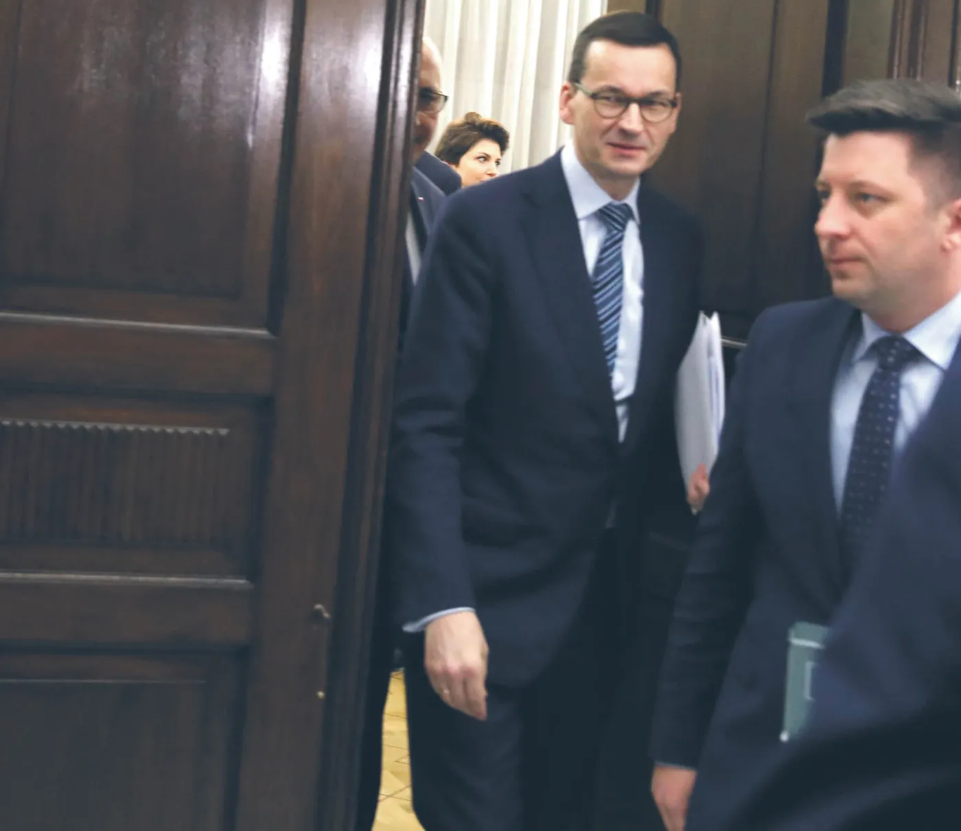 Premier licytuje, opozycja podbija stawkę