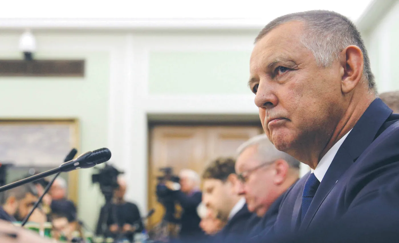 Sprawa Banasia wymknęła się PiS-owi z rąk
