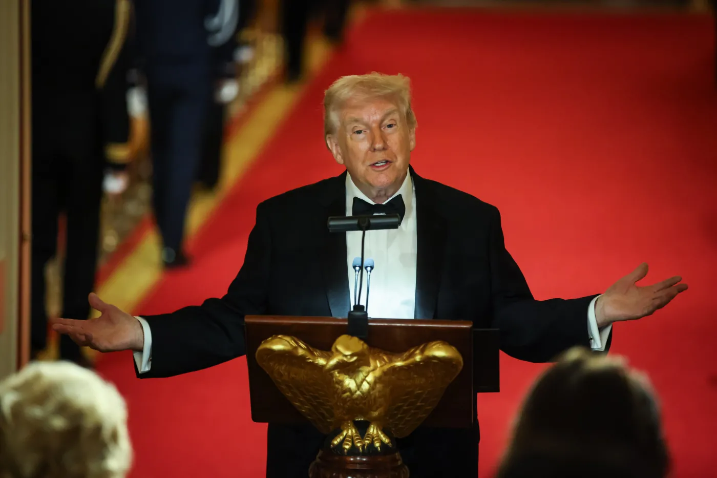 Trump obiecywał szybki pokój. Wojna trwa, pomoc USA niemal wygaszona