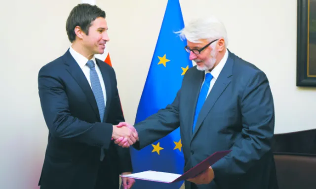 Dwie twarze Greya. Wiceminister stracił posadę