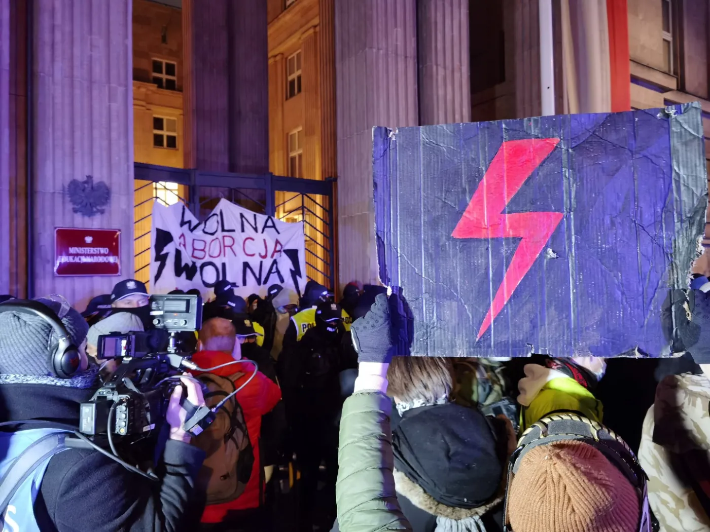 4664471-strajk-kobiet-w-warszawie-23-listopada.jpg