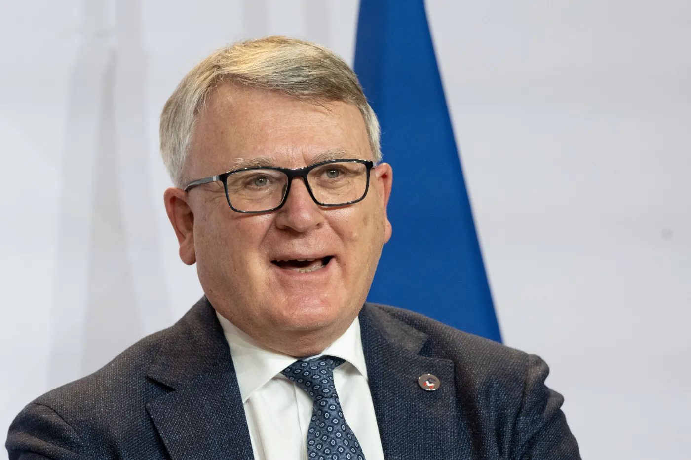 Unijny komisarz: "Relokacja to drażliwa kwestia" [WYWIAD]