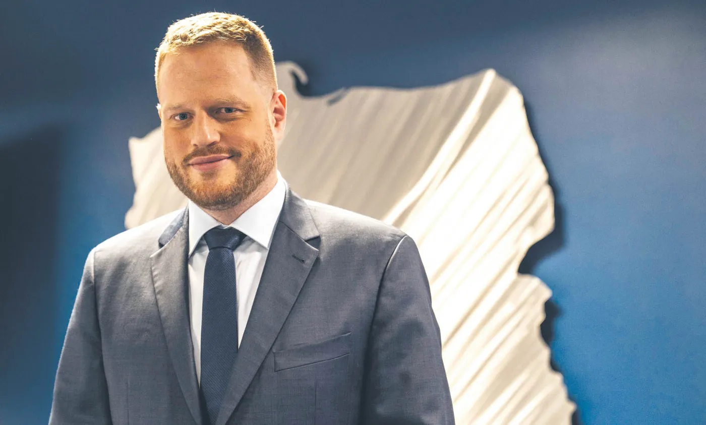 Laptopy dla czwartoklasistów. Cieszyński: Jeżeli premierem będzie Tusk, to pewnie im zabierze