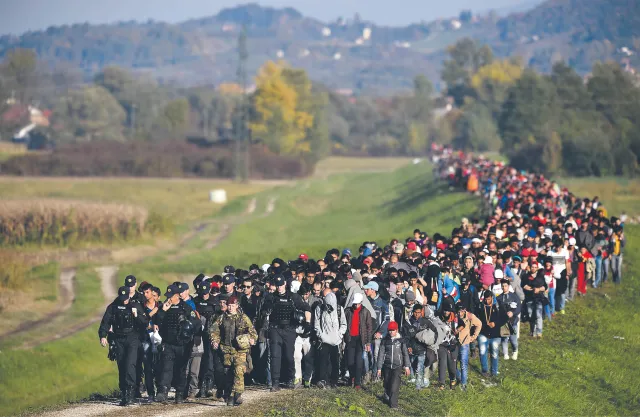 Antropopotoki imigrantów lepsze od czołgów. Jak atakuje Rosja?