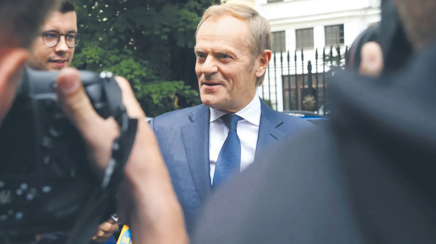 Powiatokrążca Tusk w stylu PiS