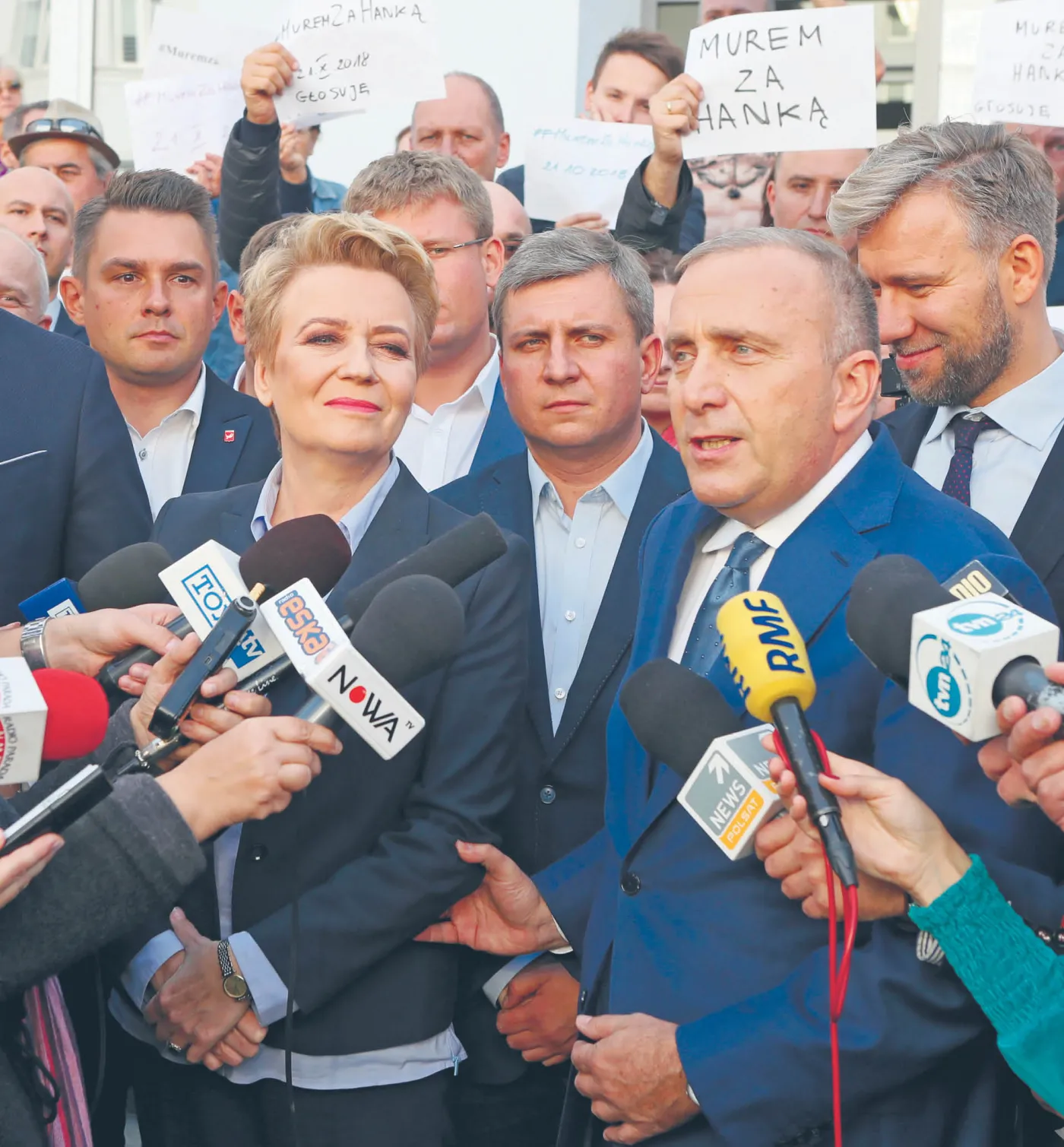 Kampania śmieszna, brudna i (samo)rządowa