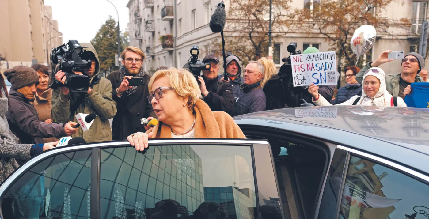 Rząd spuszcza z tonu