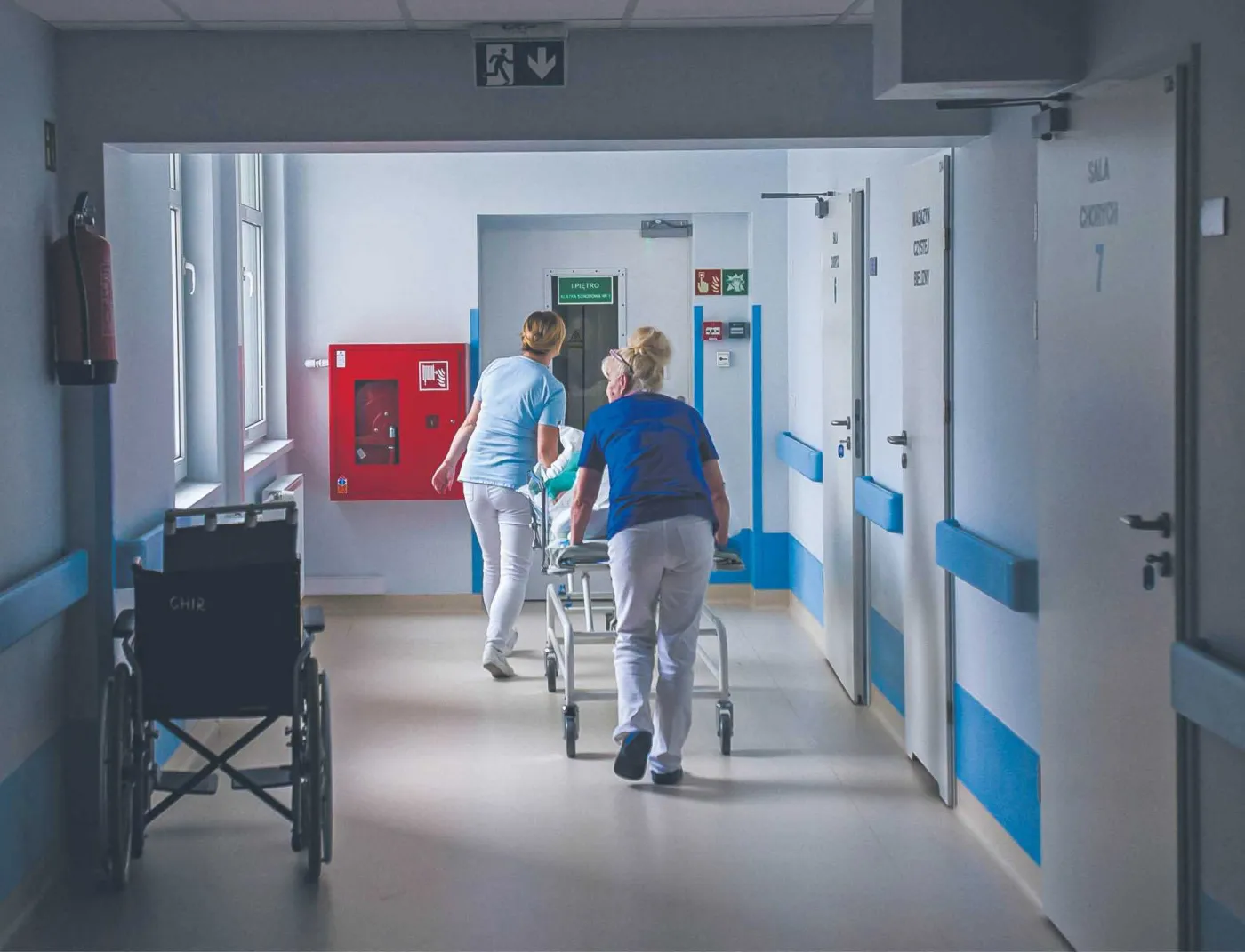Paradoks: pieniądze są, kolejki też