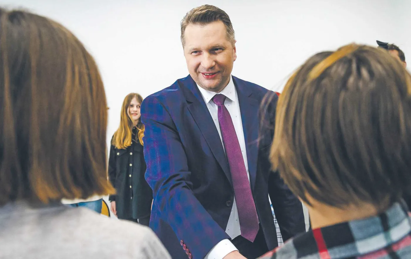 Szkoły bez NGO? Minister zmienia zdanie