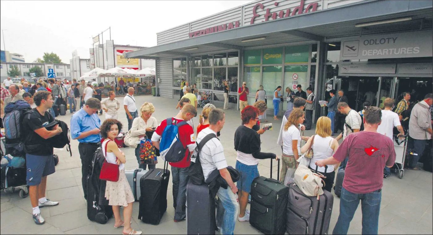 Na Okęciu rozebrali słynną Etiudę. Ale rozbudowa głównego terminala opóźni się