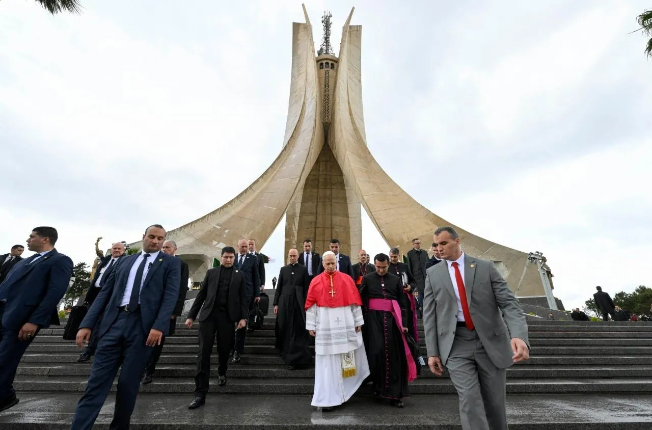 Papież Leon XIV podczas wizyty w Algierii