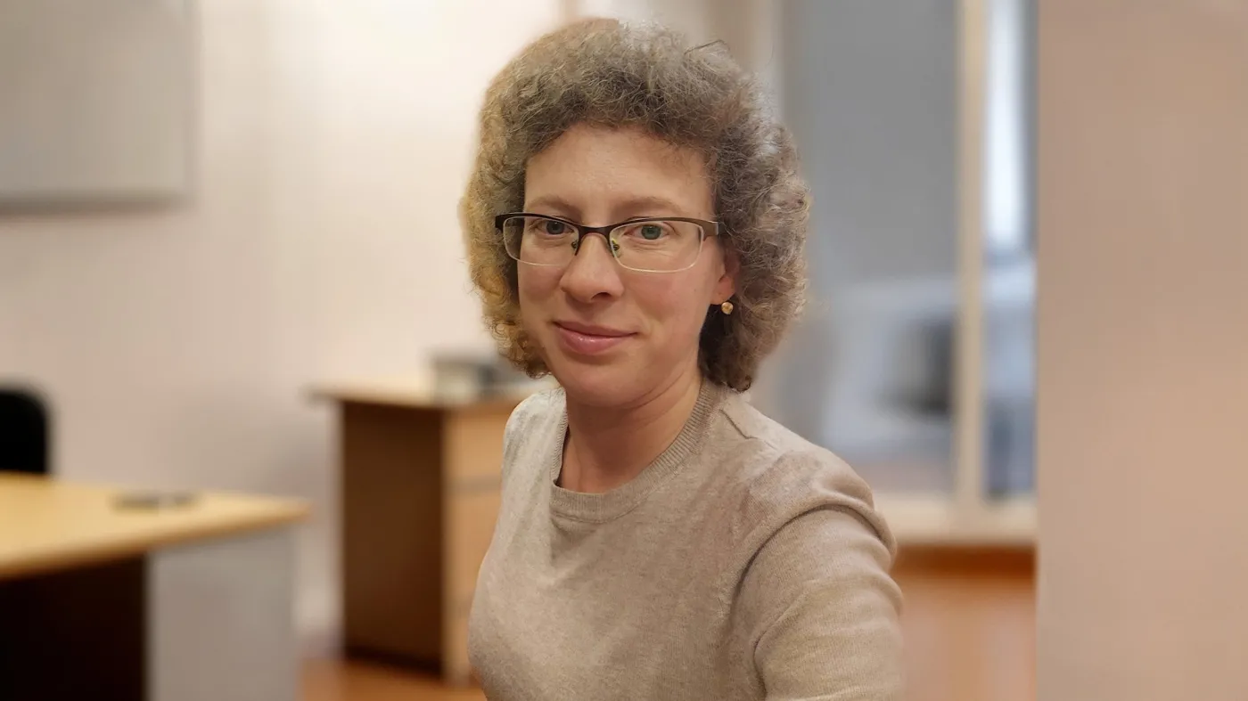 dr Anna Tatar współautorka raportu Stowarzyszenia "NIGDY WIĘCEJ" pt. "To jest polska ławka"