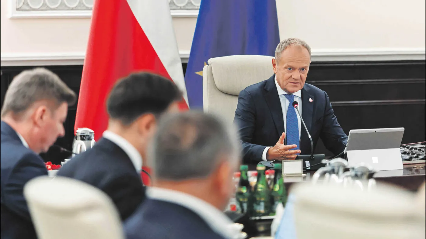 Rząd w trakcie wtorkowego posiedzenia, na którym przyjęto finalny projekt budżetu