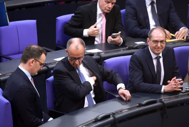 Niemcy. Merz bez wymaganej większości w pierwszym głosowaniu. Przeciwko niemu głosowało 5 deputowanych przyszłej koalicji