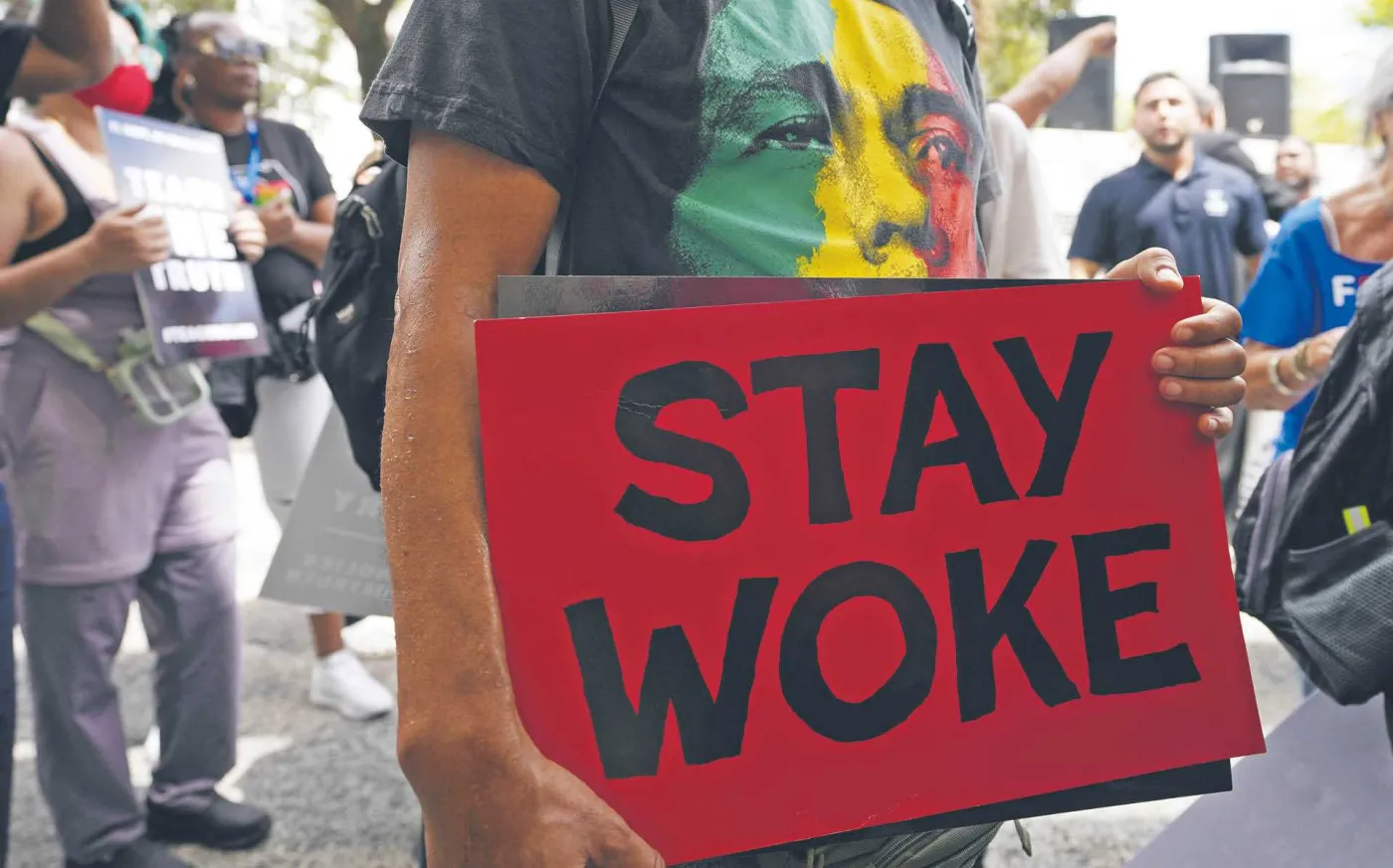 Protest przeciwko nowym wytycznym edukacyjnym na Florydzie. Miami, 16 sierpnia 2023 r.