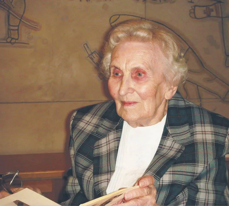 Barbara Gancarczyk, rocznik 1923, architekt. Uczestniczka konspiracji, sanitariuszka liniowa Batalionu 