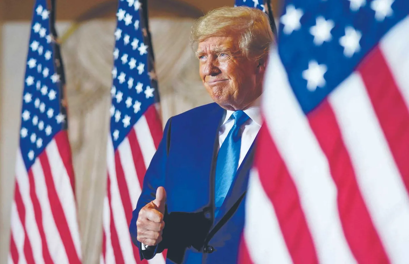 Donald Trump nad politycznym grobem