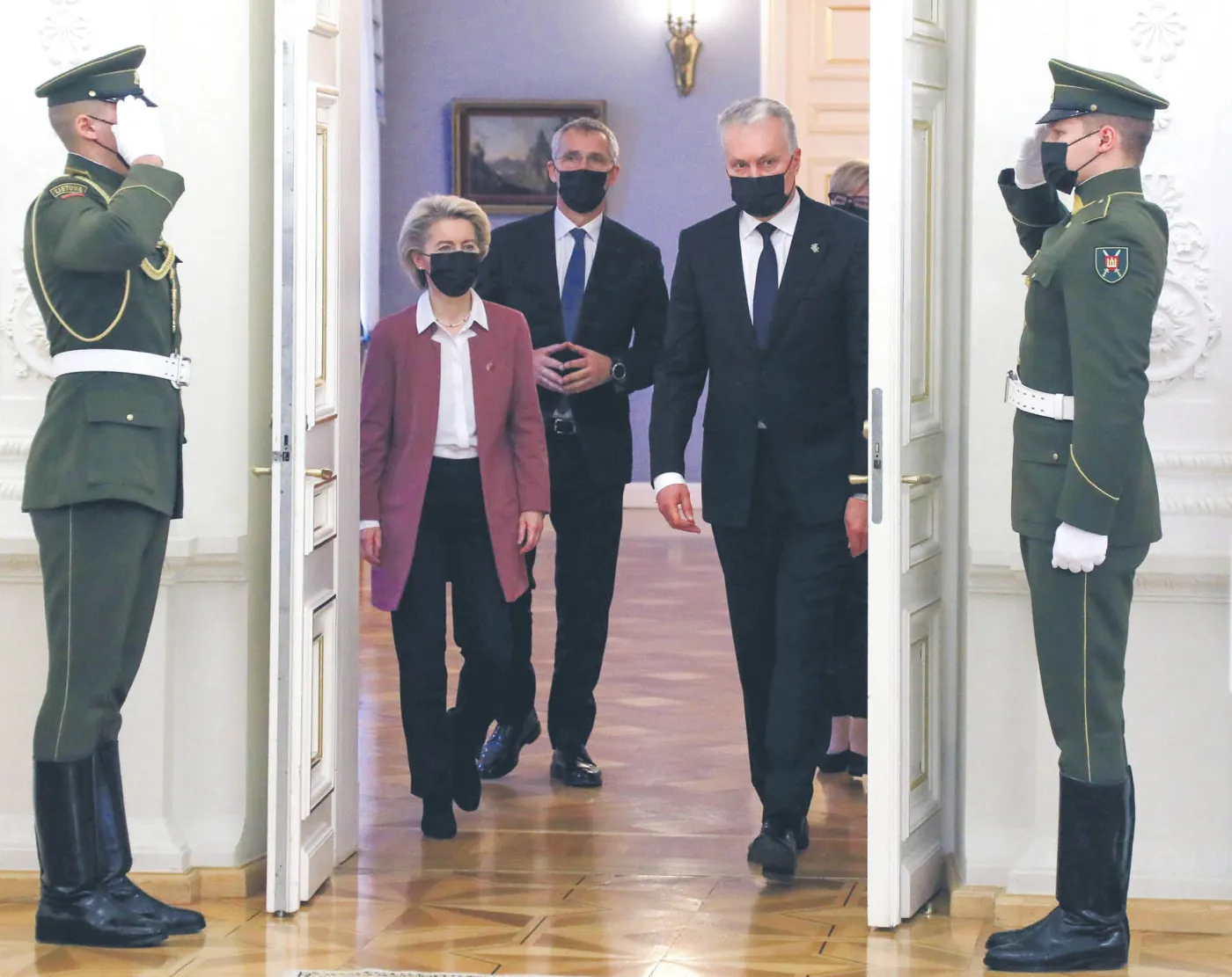 Szefowie NATO i KE na Litwie i Łotwie
